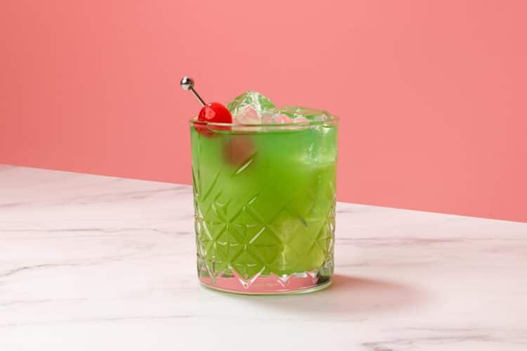 Hoe maak je een Pearl Harbor cocktail? Amsterdam Republic Hoe maak je een Pearl Harbor cocktail? Amsterdam Republic